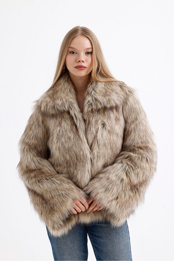 KürkZone Wide Collar Fur Coat Jacket- Trendyol