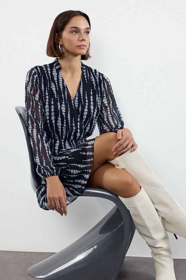Trendyol Collection-Двобортна сукня з темно-синім візерунком на шиї з підкладкою в стилі фігуристів TWOAW25EL00255 1
