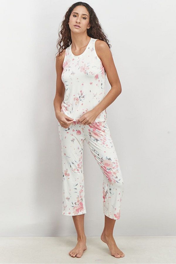 Kathy Ireland Women 2 Piece Allover Print Sleepwear Top And Bottoms Ivory and Pink Combo Trendyol