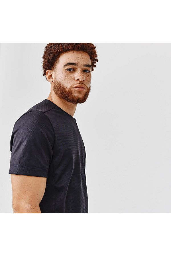 T shirt nera decathlon clearance