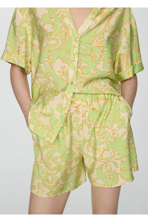 MANGO Woman-Shorts with Draped Patterns 1