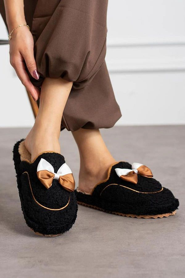 Stylish house slippers deals