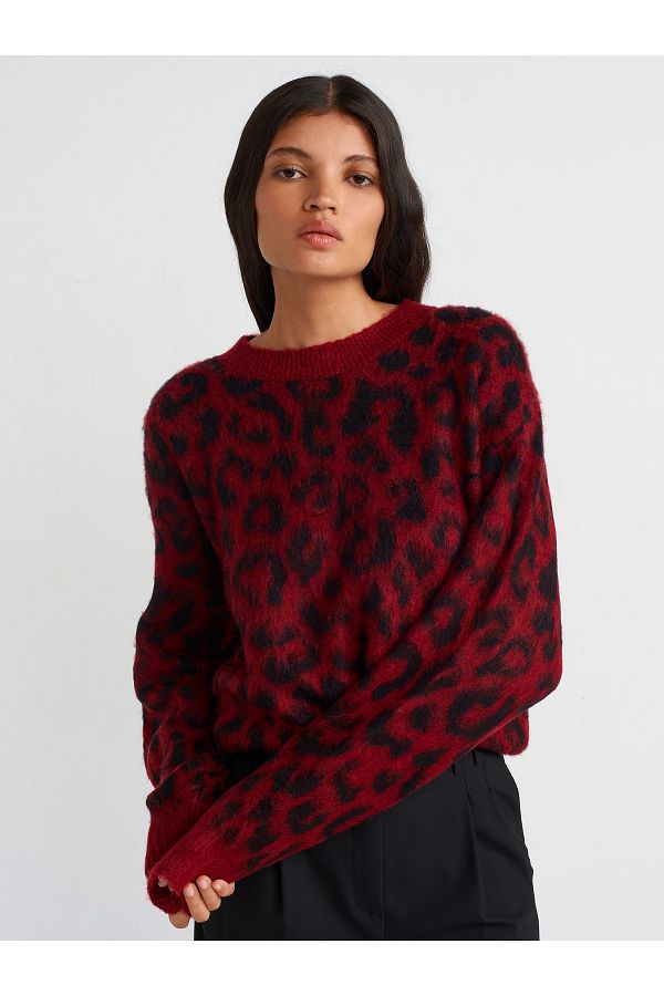 Dilvin-10632 Model - Claret Red Knitwear Sweater with Crew Neck and Leopard Pattern 1