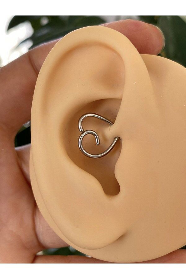 Arescollection-surgical steel heart model daith lobe compatible piercing 1