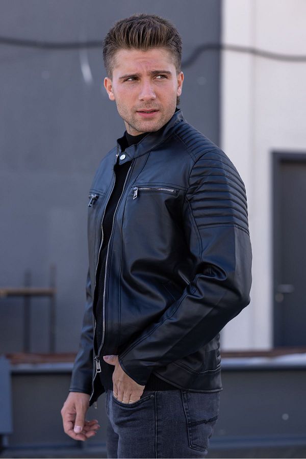 Leather jacket shoulder fit 2025