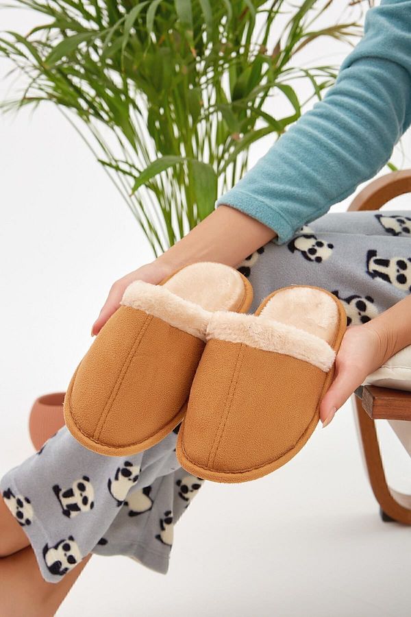 Narrow bedroom slippers hotsell