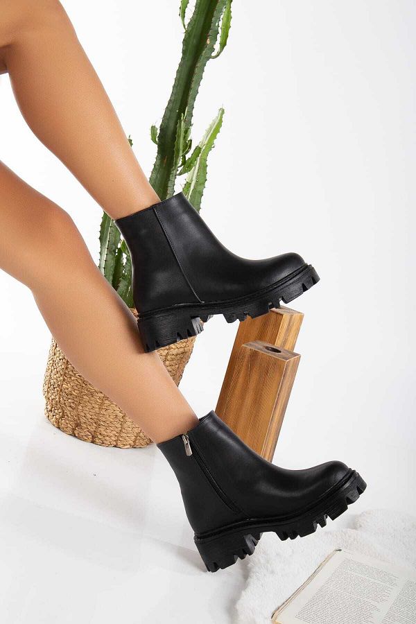 Simple black boots new arrivals