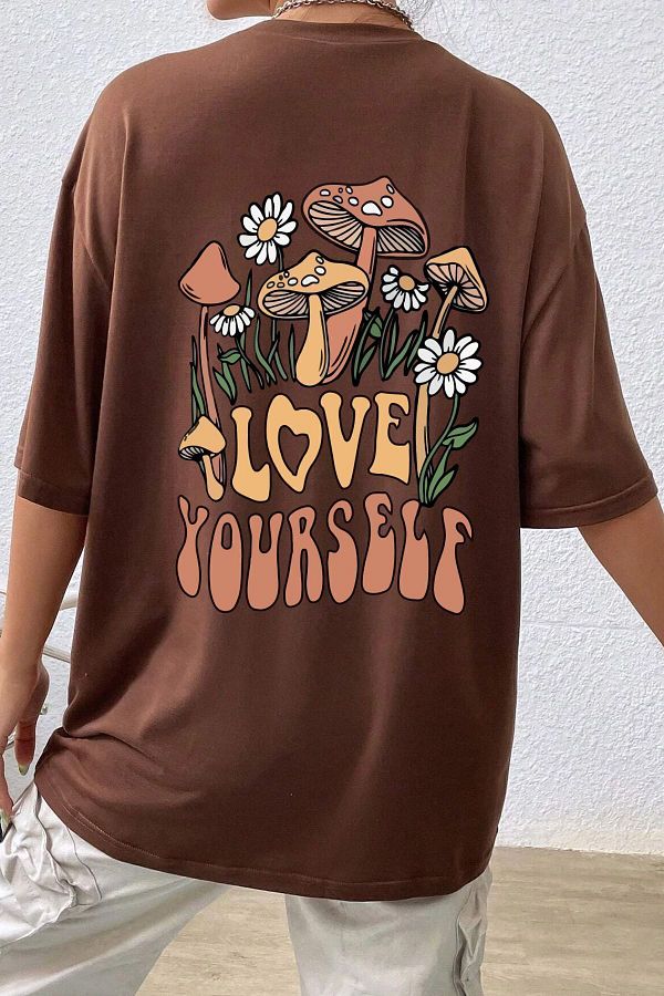uyguntarz-T-shirt unisex z nadrukiem „Kochaj siebie”. 1