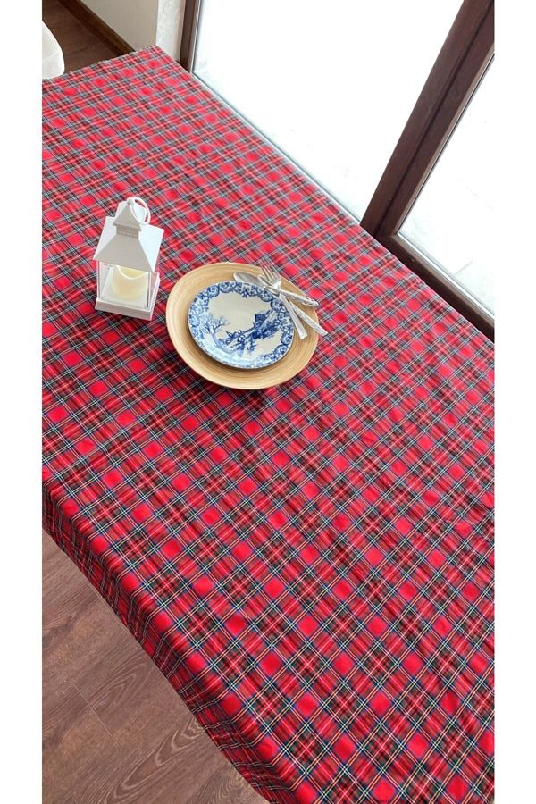 White Alamode-Plaid Patterned Large Tablecloth 1