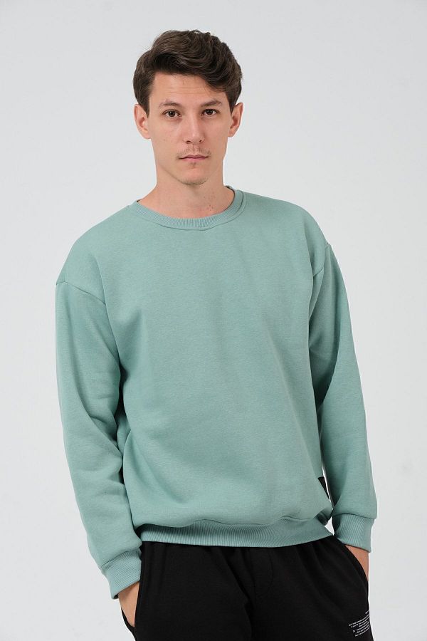 THE RULE Men s Green Oversize Fit Crew Neck Basic Soft Fuzzy Sweatshirt Trendyol