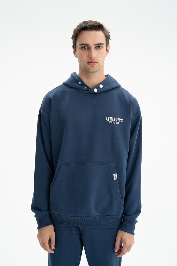 Sweatshirt with kangaroo pocket no hood store