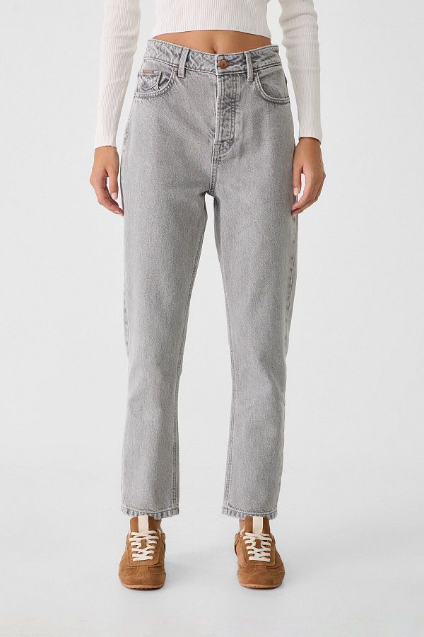 Stradivarius mom fit jean in white online