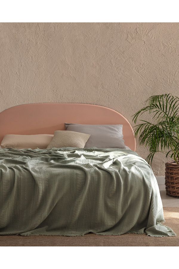 Madame Coco-Lucille Double Bedspread - Comfortable and Stylish Design 1