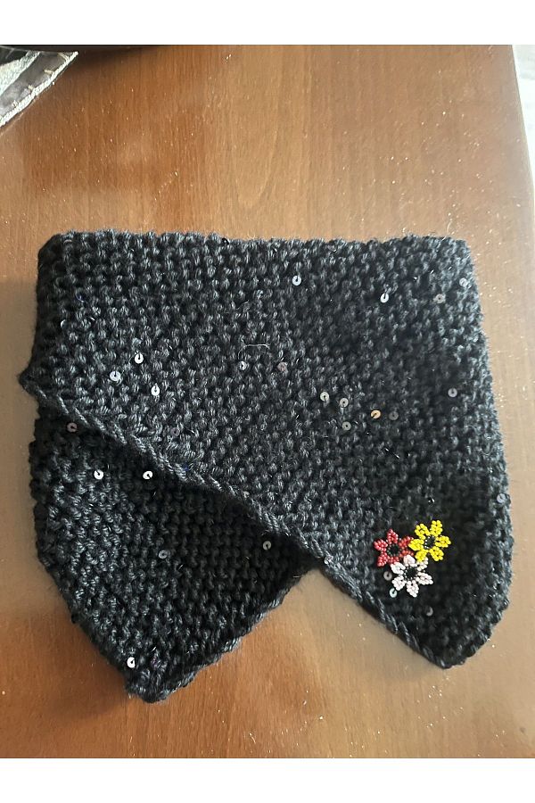 TAKINTI BY SİYAKO-Black scarf with sequins 1