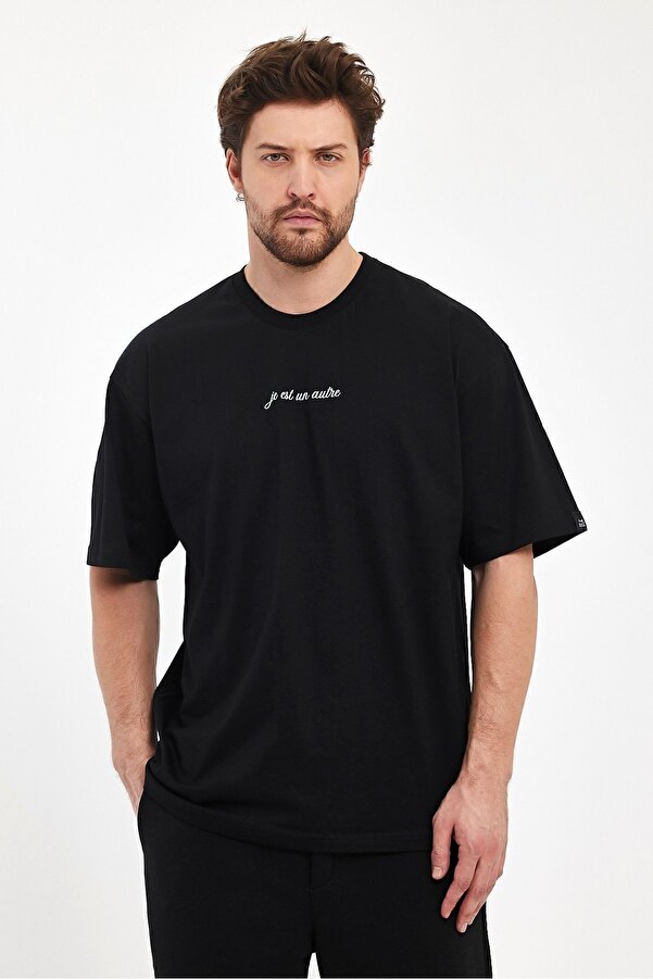 Erkek Siyah Oversize Fit Bol Kesim Bisiklet Yaka %100 Pamuk Je Est Un Autre Baskılı T-Shirt
