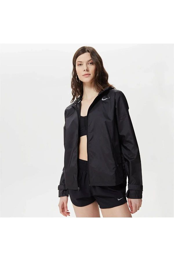 Nike essential running jacket black online