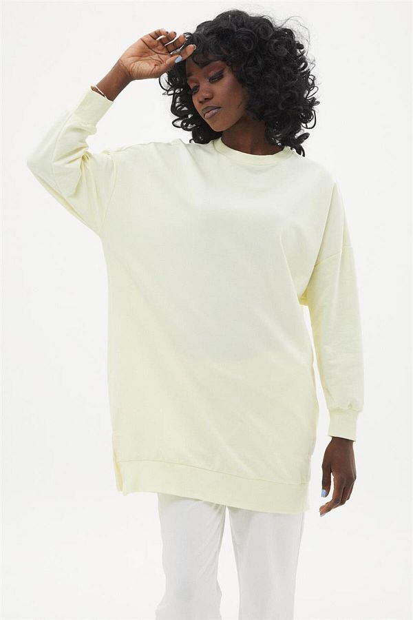Light yellow crew neck discount