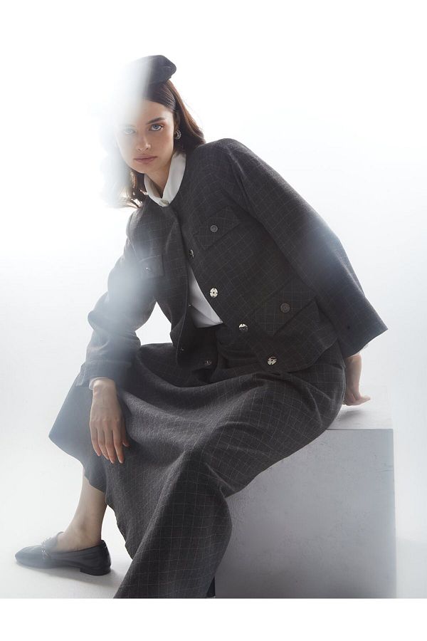 Checkered crop jacket online