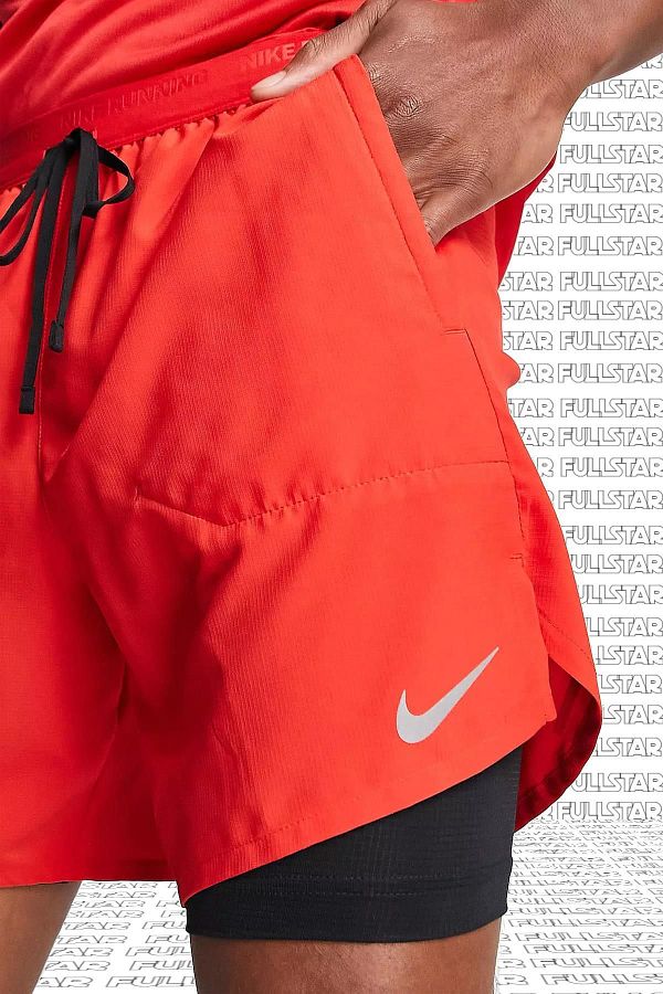 Nike running shorts with zipper pocket discount