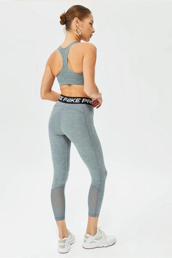 Nike pro mid rise training crops hot sale