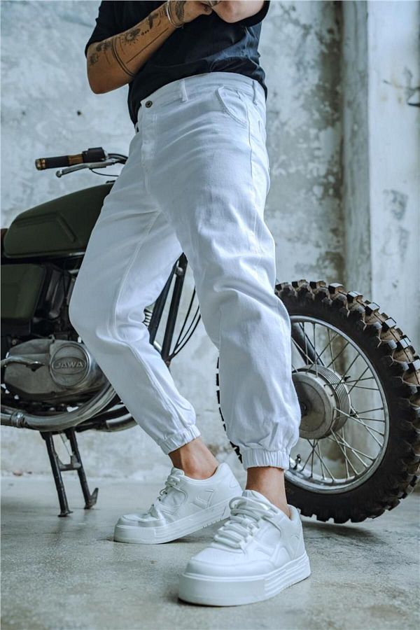 White jogger jeans top