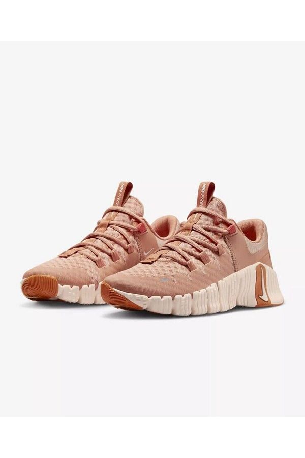 Nike-حذاء رياضي نسائي برتقالي من Metcon 5 - مجاني 1
