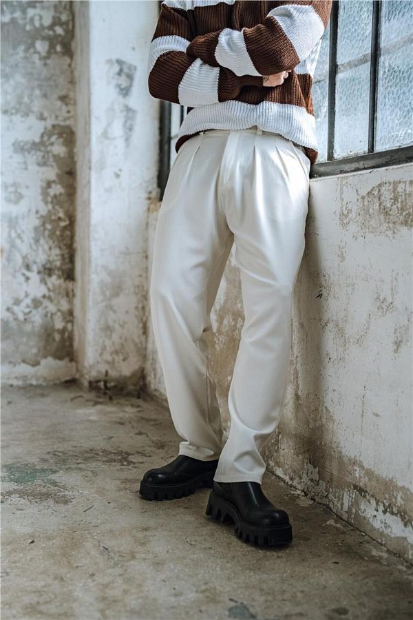 White jogger outfit best sale