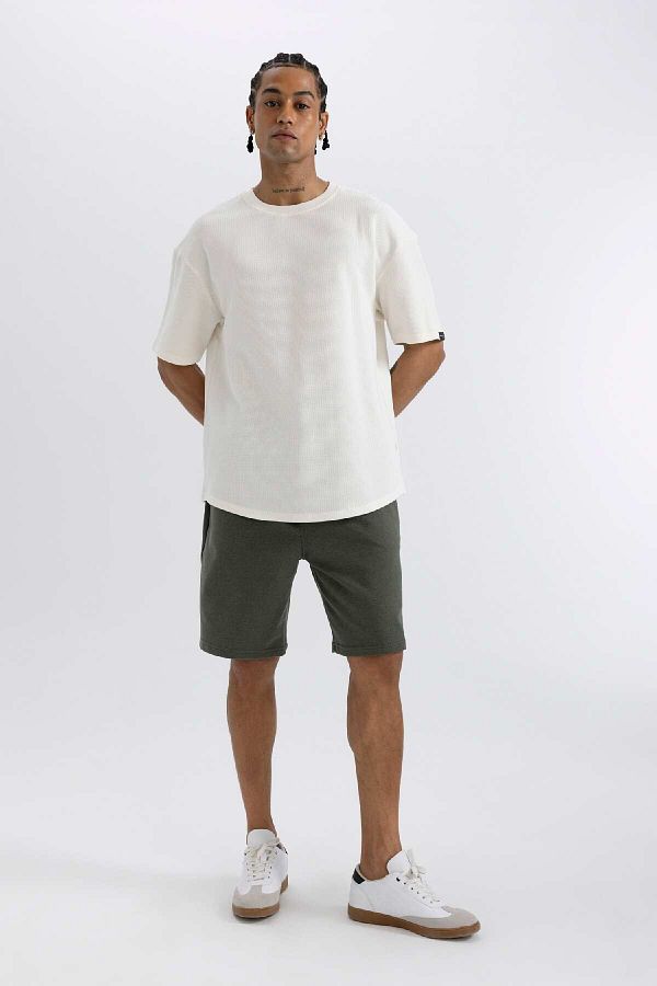 DeFacto-Slim Fit Basic Shorts with Pockets R3442Az24Sm 1