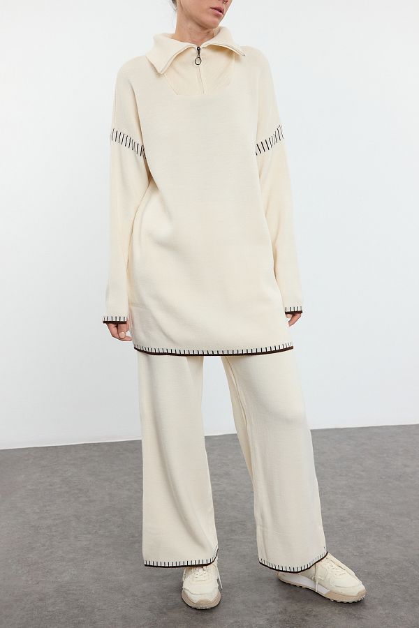 Edit by Trendyol-Set aus Strickpullover und Hose mit Reißverschluss und Steinnaht-Detail – TEDAW25US00008 1