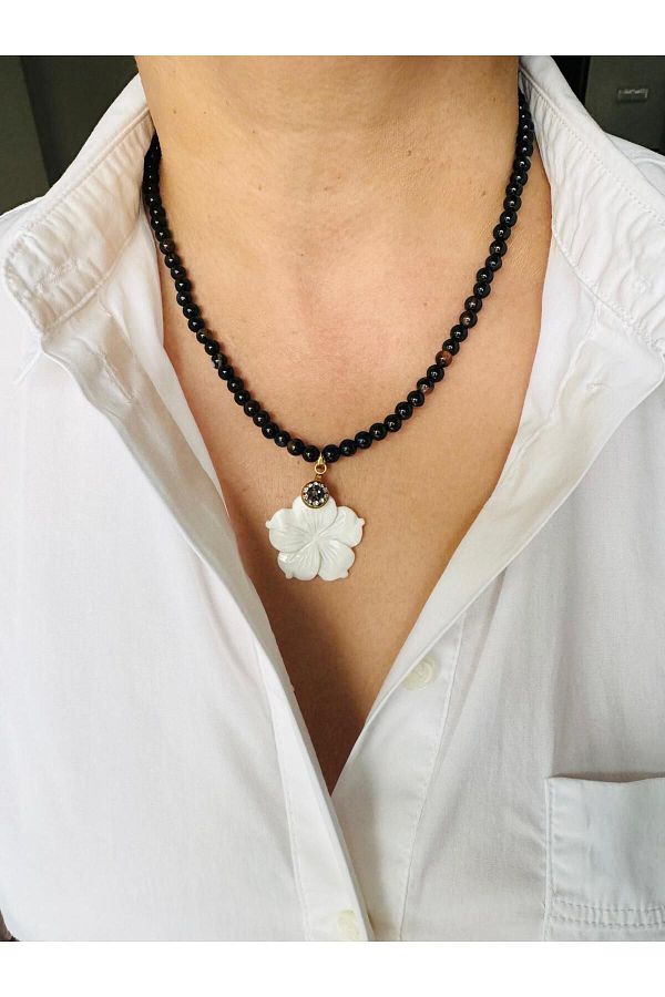 DEV fashion Mother of Pearl Flower Pendant Natural Stone Necklace Trendyol