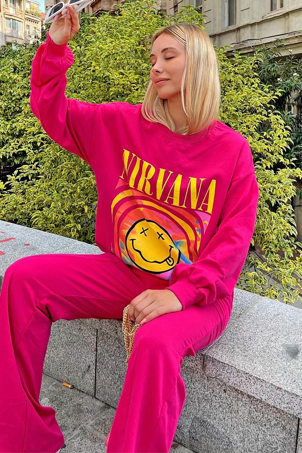 Swist-Pink Nirvana Printed Crew Neck Women's Sweatshirt 1