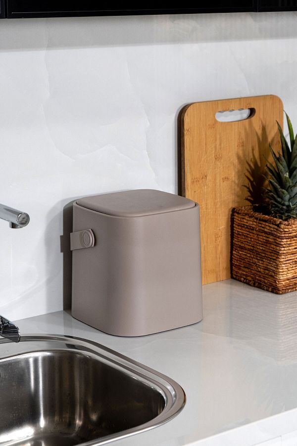 netteucuzluk-4 Liter Countertop Kitchen Magician Trash Can - Smart Lid, with Handle and Lock System 1