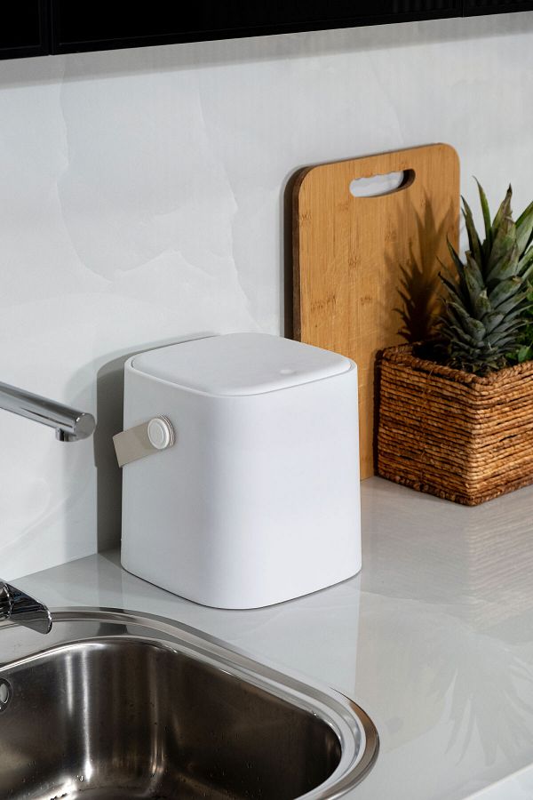 netteucuzluk-4 Liter Countertop Kitchen Magician Trash Can - Smart Lid, with Handle and Lock System 1