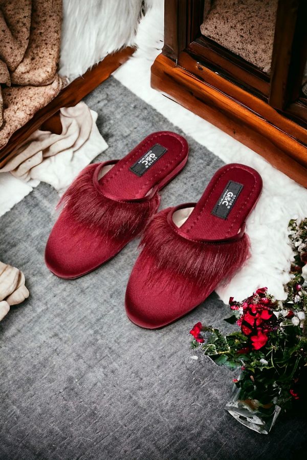 Stylish house slippers deals