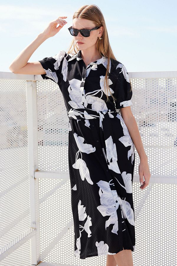 Bigdart-Modell 2213 - Schwarzes Kleid aus Viskose mit kurzen Ärmeln 1