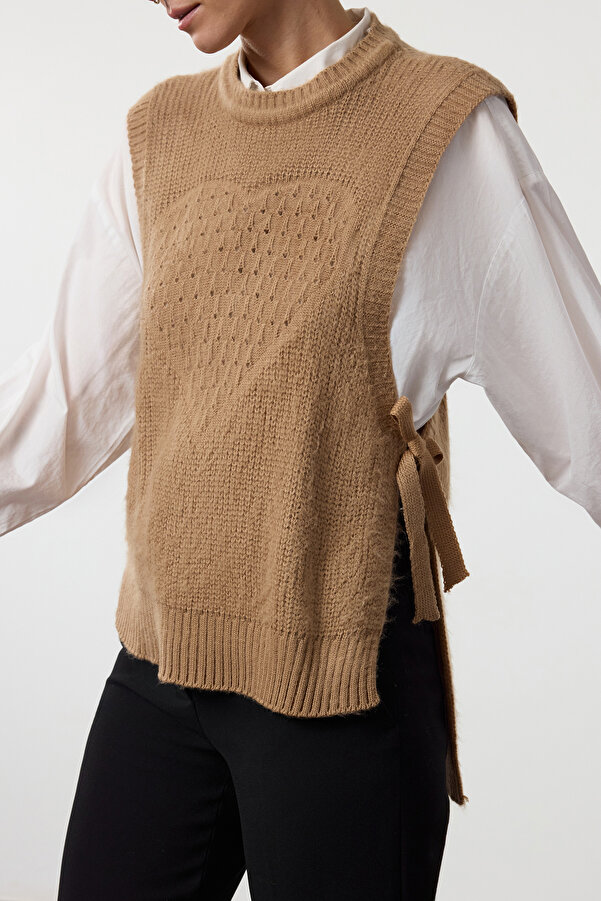 Edit by Trendyol Crew Neck Mink Knitwear Sweater Tedaw25Sv00004