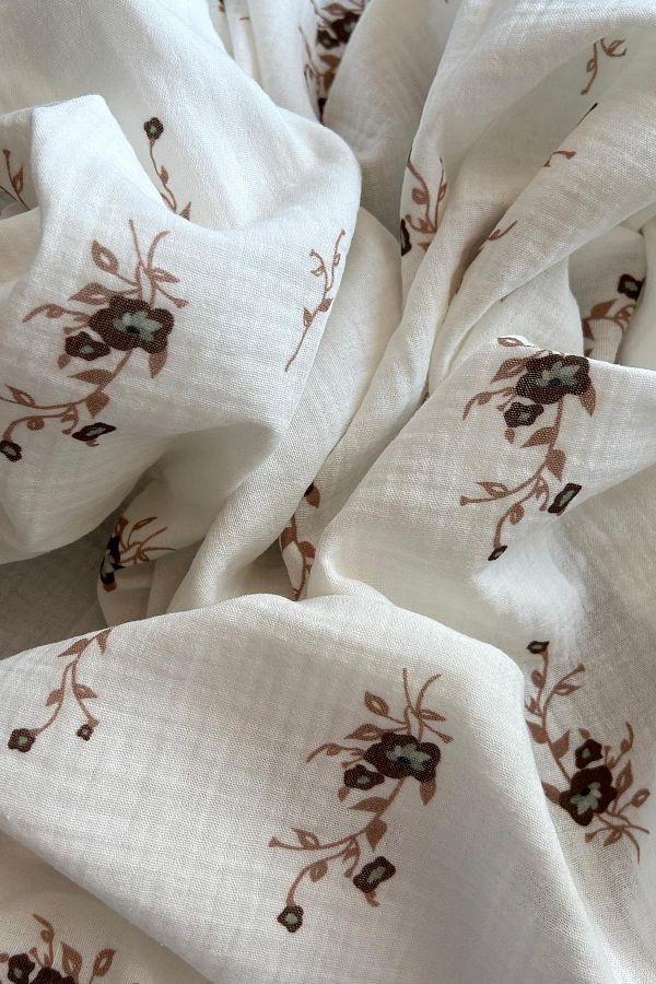Doray Kumaş-White Background Crispy Flower Patterned Double Layer Cotton Muslin Fabric / Dry - 181 1