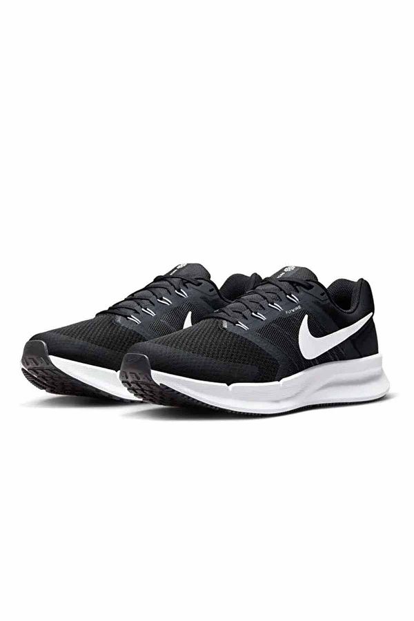Nike Men s Sports Shoes Sneakers Trendyol