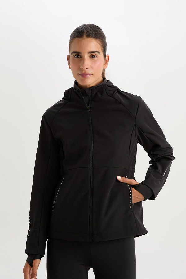 Slim fit softshell jacket discount