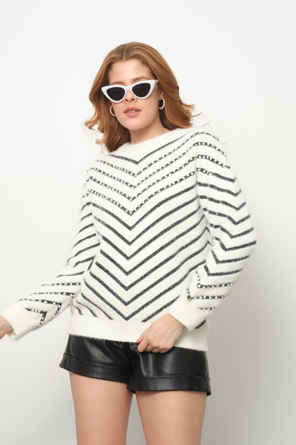 Moda Days Women s White Rhinestones and Pearls Beaded Sweater Trendyol