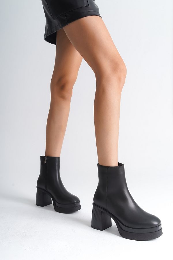Capone Outfitters-Μοντέλο 1504 Γυναικείες μπότες με στρογγυλό τακούνι με μεσαίο τακούνι - Πλαϊνό φερμουάρ 1