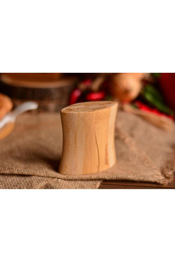 Bambum-B0467 Nunna Salt & Pepper Shakers 1