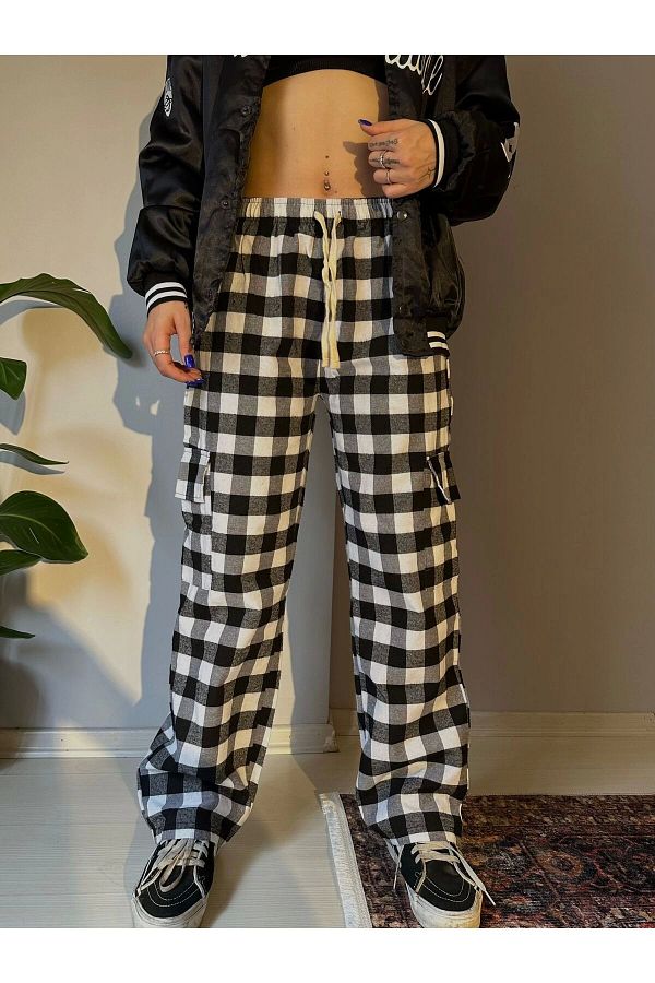Black and white plaid sweatpants online