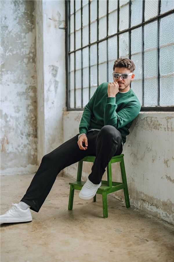 Green sweatshirt outfit on sale