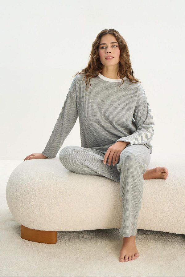 Sevim-Women's Long Sleeve Gray Mlelange 100% Acrylic Pajamas Set C9T0N1O61 1