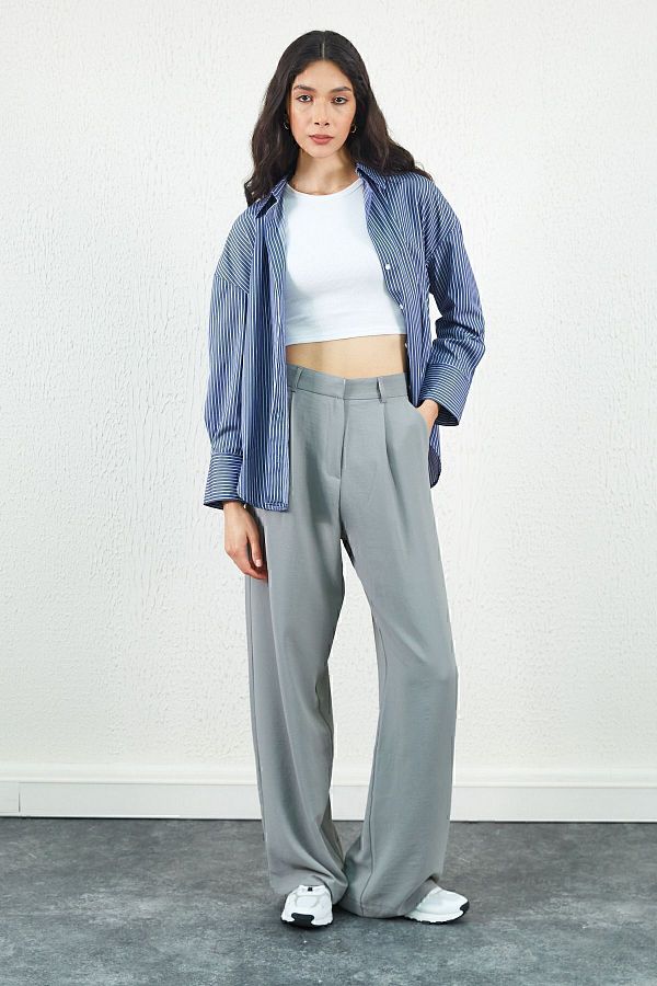 EDITION-Cămașă oversize din satin de bumbac pentru femei - dungi subțiri bleumarin, potrivire confortabilă |   Anexă 334864 1