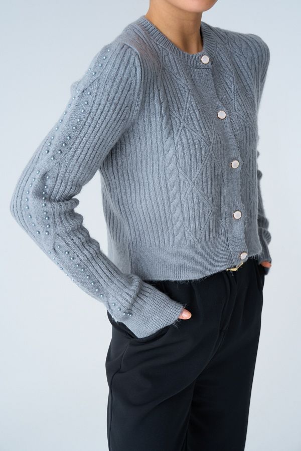 Light gray cardigan outfit hot sale