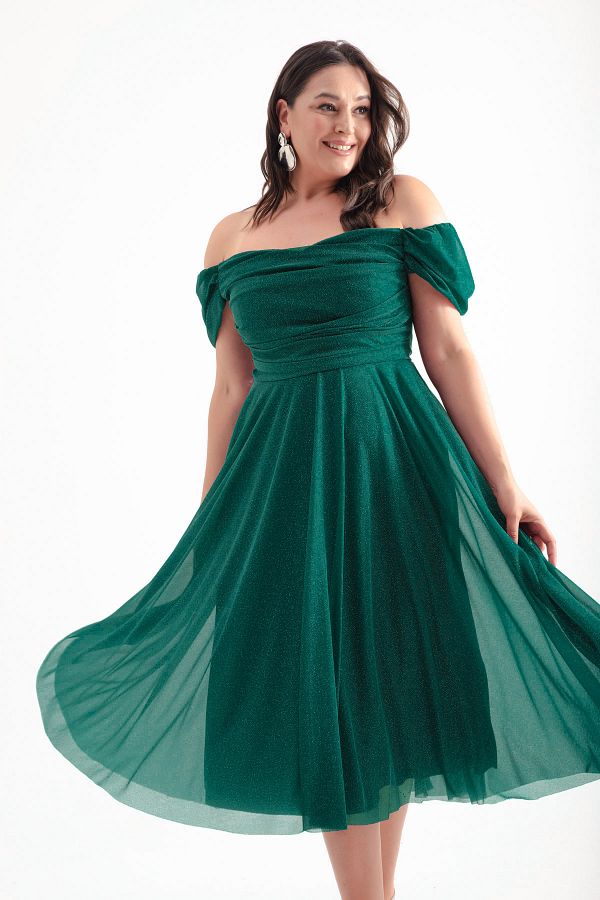 Emerald green cocktail dress plus size deals