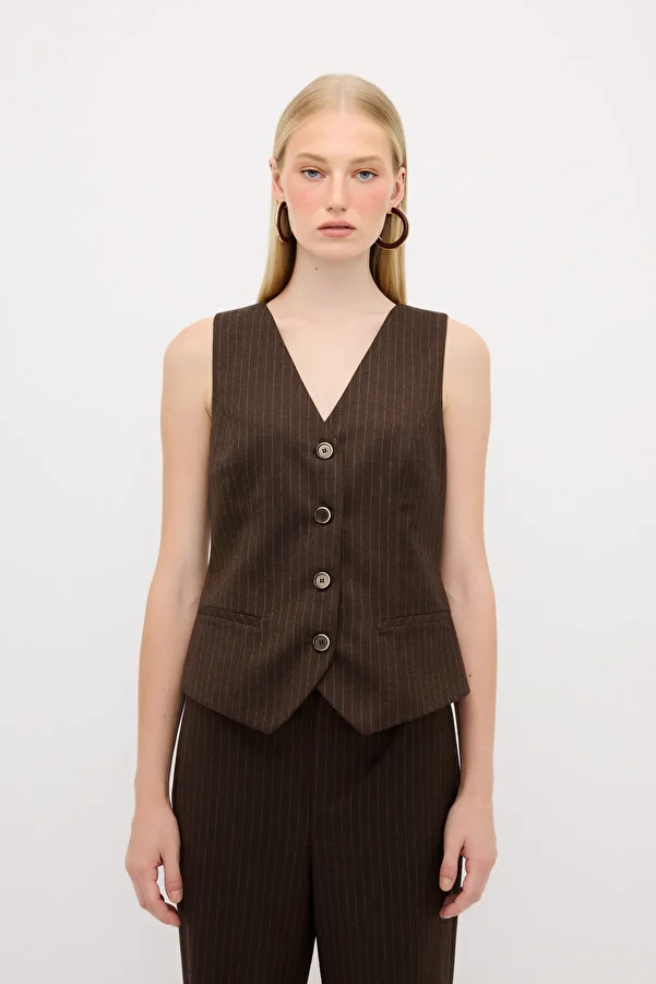 adL-Striped Vest 1