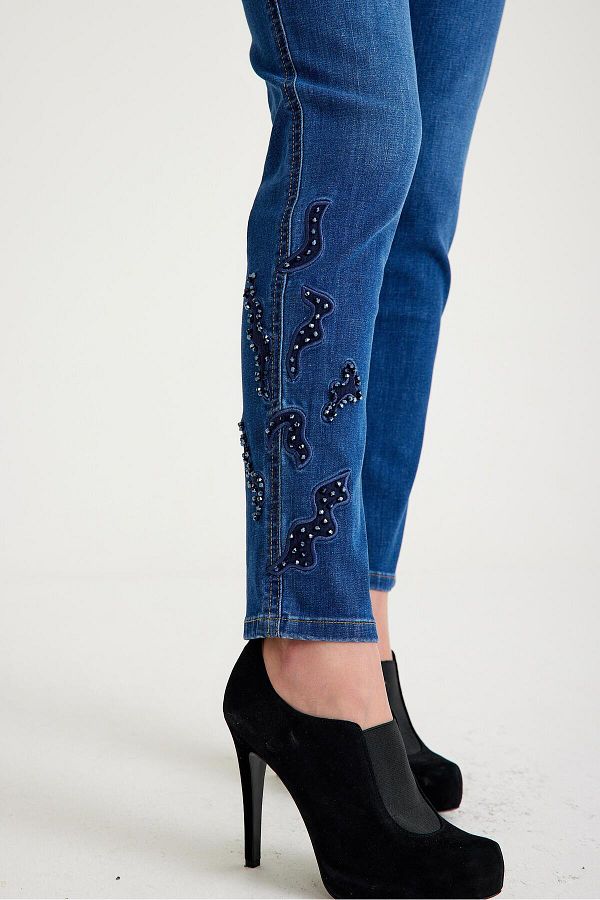 Selesty Nille Blue Embroidered Jeans Trendyol